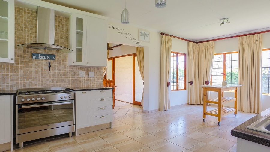 To Let 3 Bedroom Property for Rent in The Coves North West